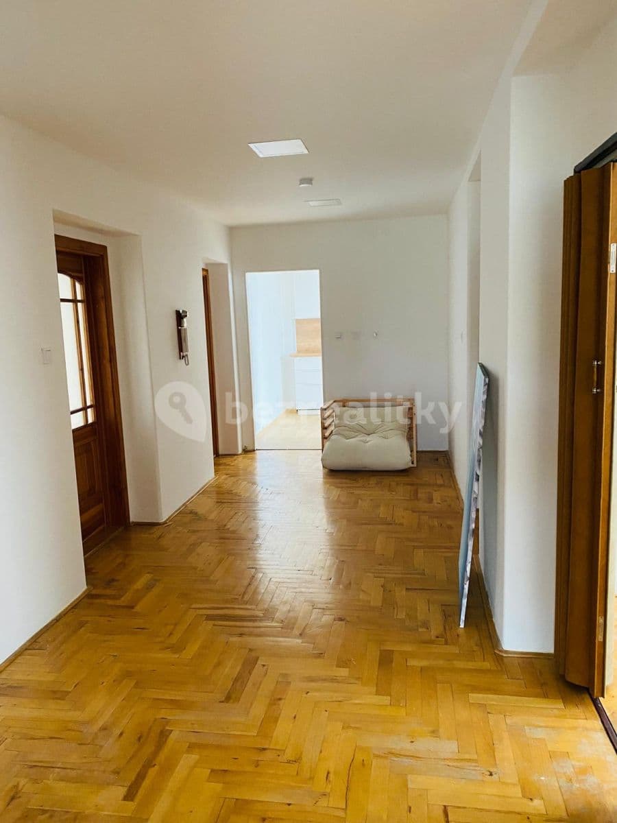 Prenájom bytu 4-izbový 100 m², Marty Rožánkové, Křelov-Břuchotín, Olomoucký kraj Prenájom bytu 4-izbový 100 m², Marty Rožánkové, Křelov-Břuchotín, Olomoucký kraj
