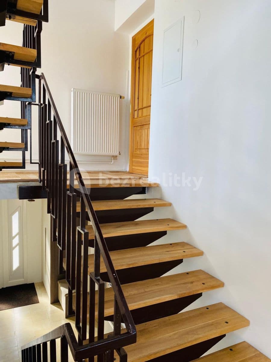 Prenájom bytu 4-izbový 100 m², Marty Rožánkové, Křelov-Břuchotín, Olomoucký kraj Prenájom bytu 4-izbový 100 m², Marty Rožánkové, Křelov-Břuchotín, Olomoucký kraj