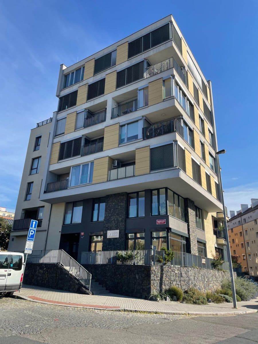 Predaj bytu 1-izbový 36 m², U Roháčových kasáren, Praha, Praha Predaj bytu 1-izbový 36 m², U Roháčových kasáren, Praha, Praha
