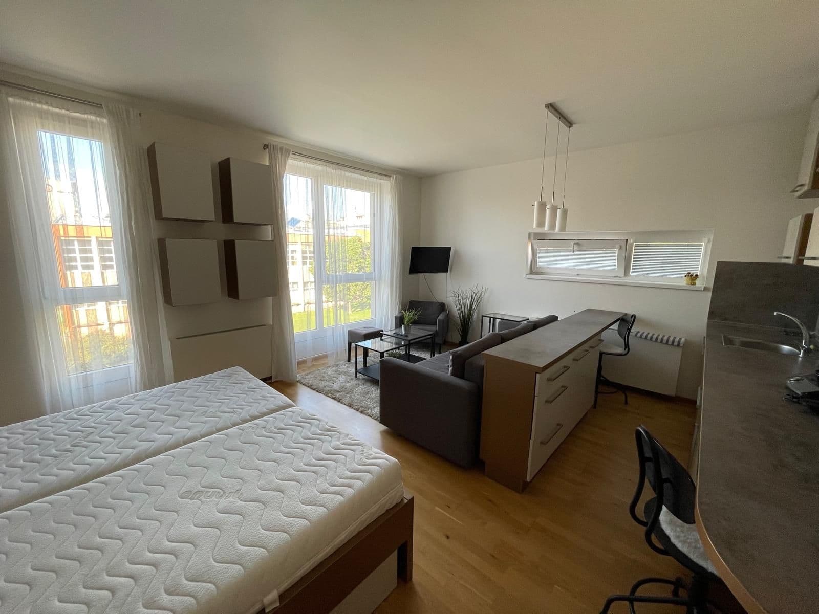 Predaj bytu 1-izbový 36 m², U Roháčových kasáren, Praha, Praha Predaj bytu 1-izbový 36 m², U Roháčových kasáren, Praha, Praha
