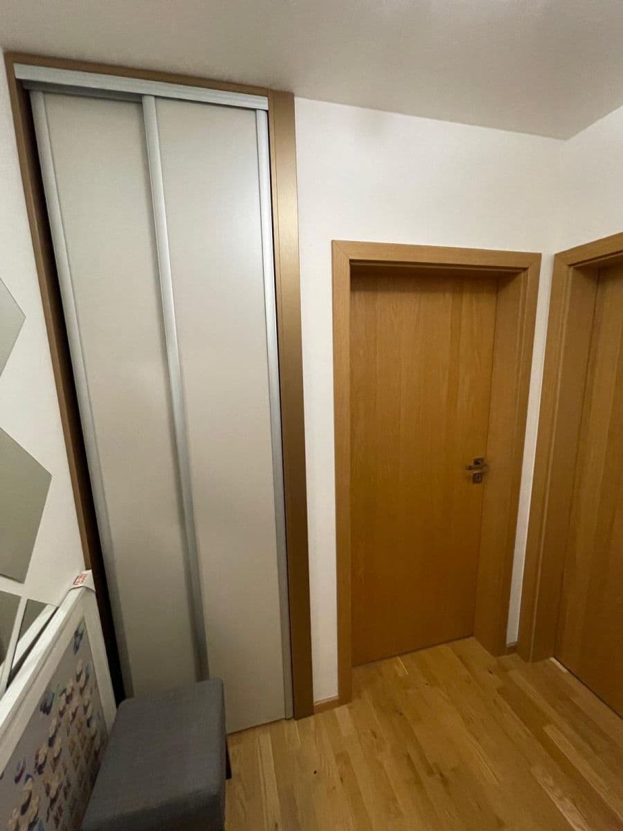 Predaj bytu 1-izbový 36 m², U Roháčových kasáren, Praha, Praha Predaj bytu 1-izbový 36 m², U Roháčových kasáren, Praha, Praha