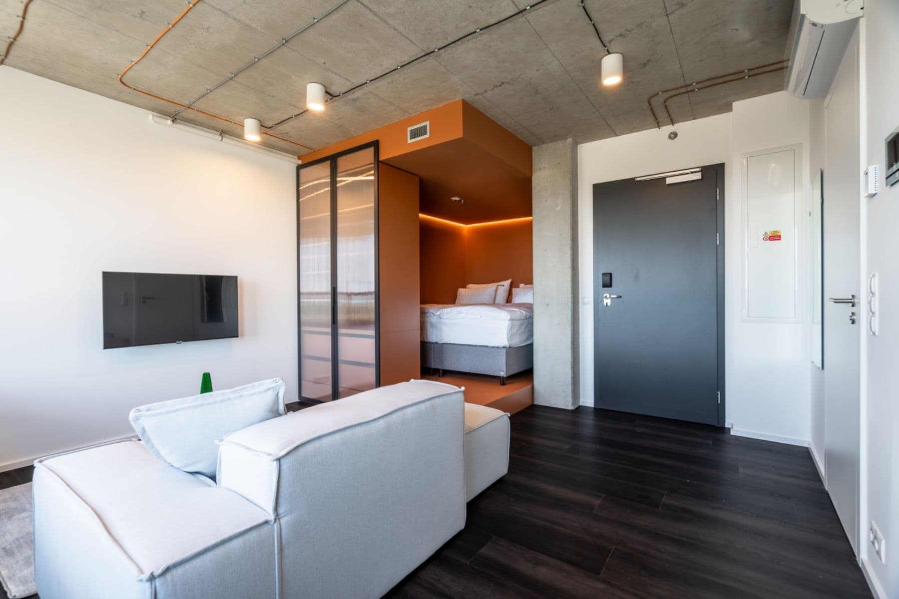 Prenájom bytu 1-izbový 33 m², Obchodní, Říčany, Středočeský kraj Prenájom bytu 1-izbový 33 m², Obchodní, Říčany, Středočeský kraj