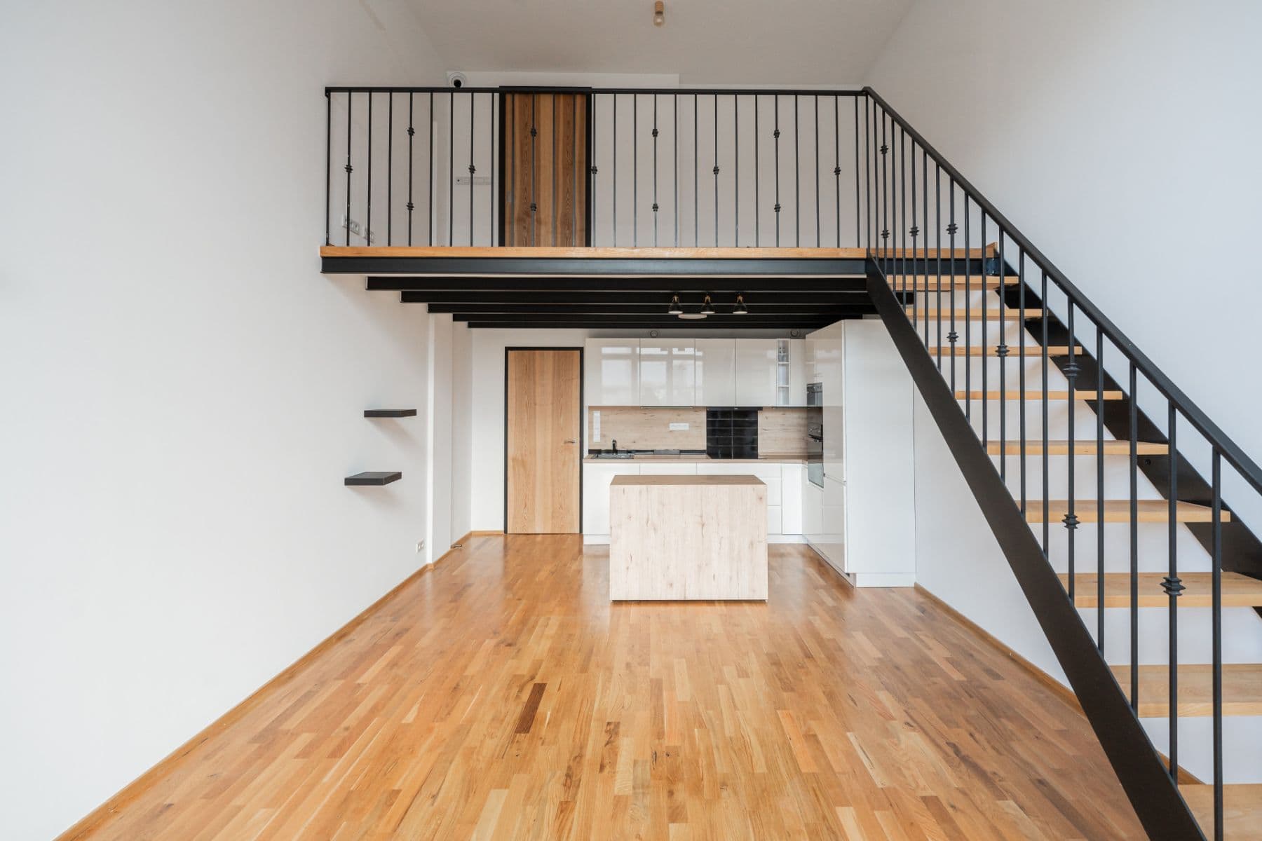 Prenájom bytu 3-izbový 84 m², Ambrožova, Praha, Praha Prenájom bytu 3-izbový 84 m², Ambrožova, Praha, Praha