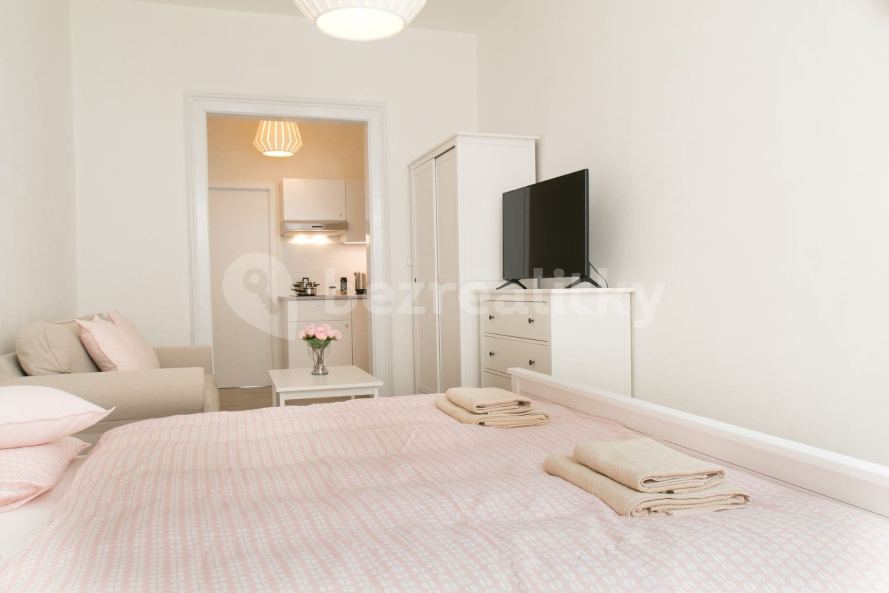 Prenájom bytu 1-izbový 33 m², Lidická, Praha, Praha Prenájom bytu 1-izbový 33 m², Lidická, Praha, Praha