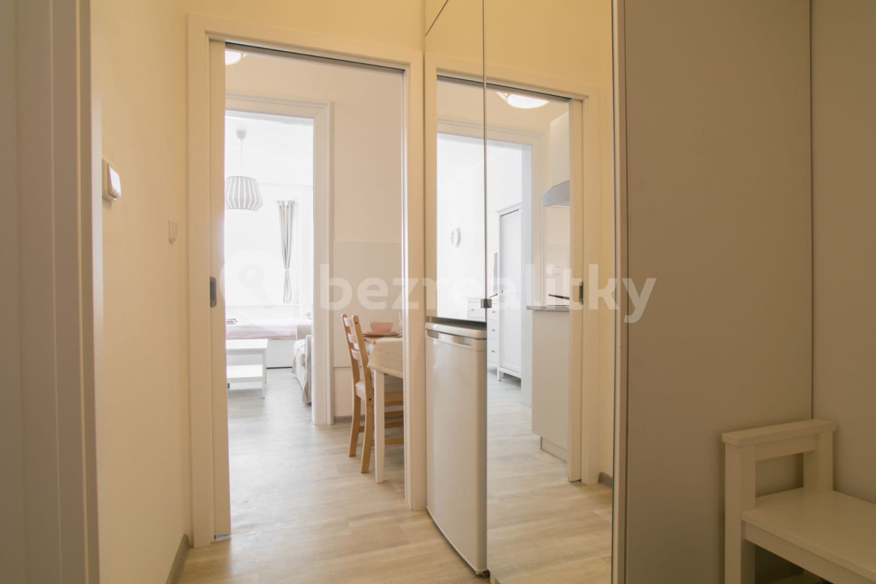 Prenájom bytu 1-izbový 33 m², Lidická, Praha, Praha Prenájom bytu 1-izbový 33 m², Lidická, Praha, Praha