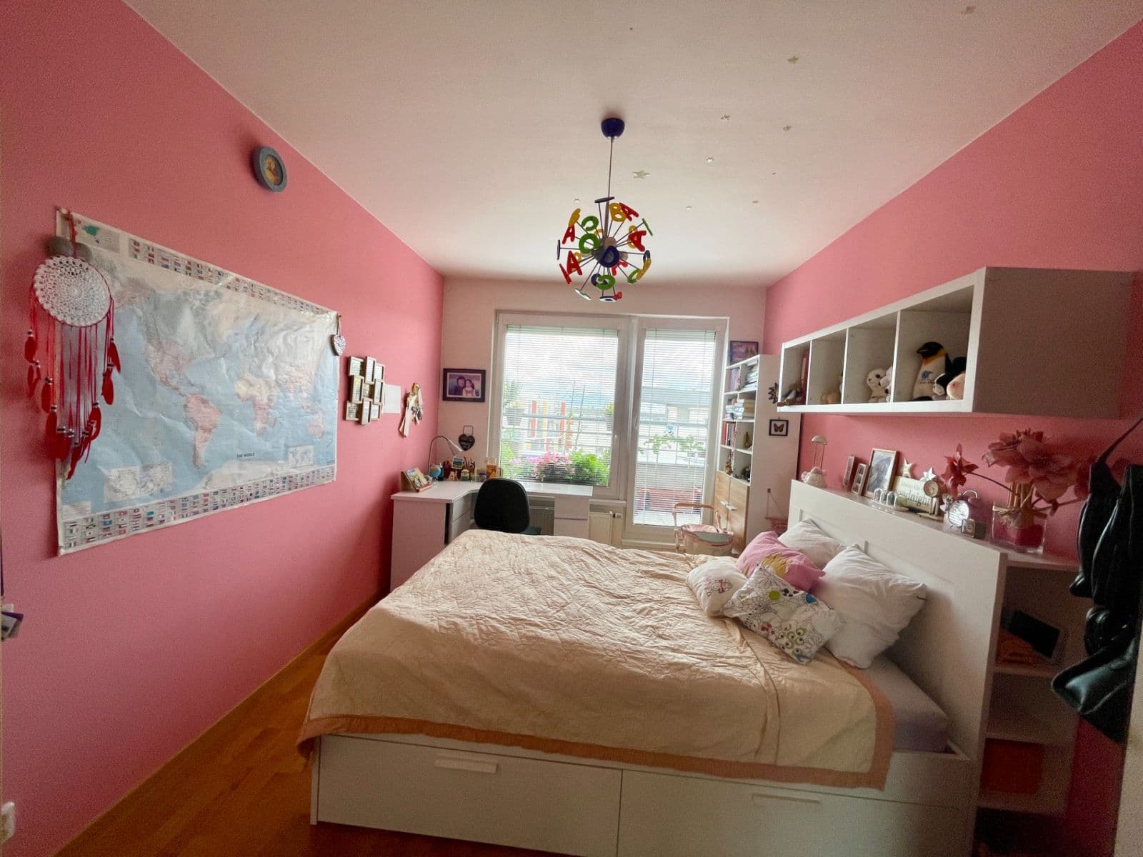 Prenájom bytu 4-izbový 164 m², Sazovická, Praha, Praha Prenájom bytu 4-izbový 164 m², Sazovická, Praha, Praha