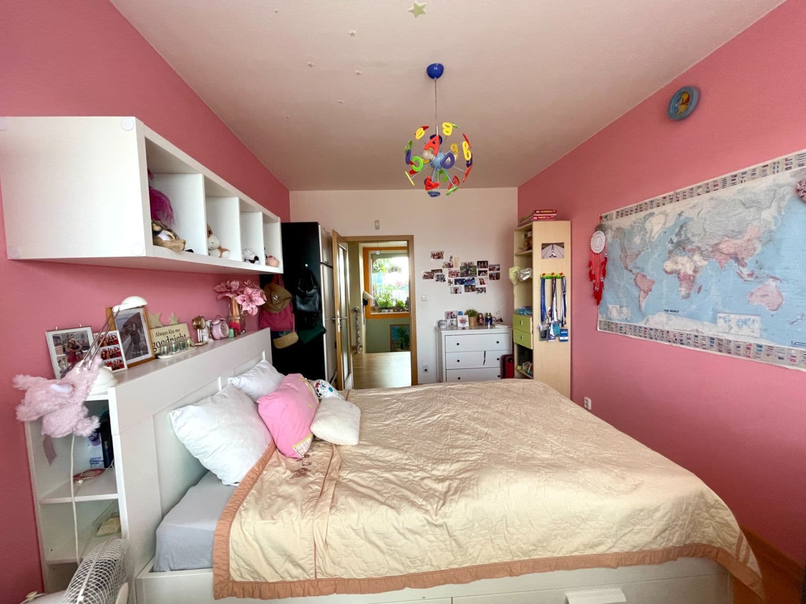 Prenájom bytu 4-izbový 164 m², Sazovická, Praha, Praha Prenájom bytu 4-izbový 164 m², Sazovická, Praha, Praha