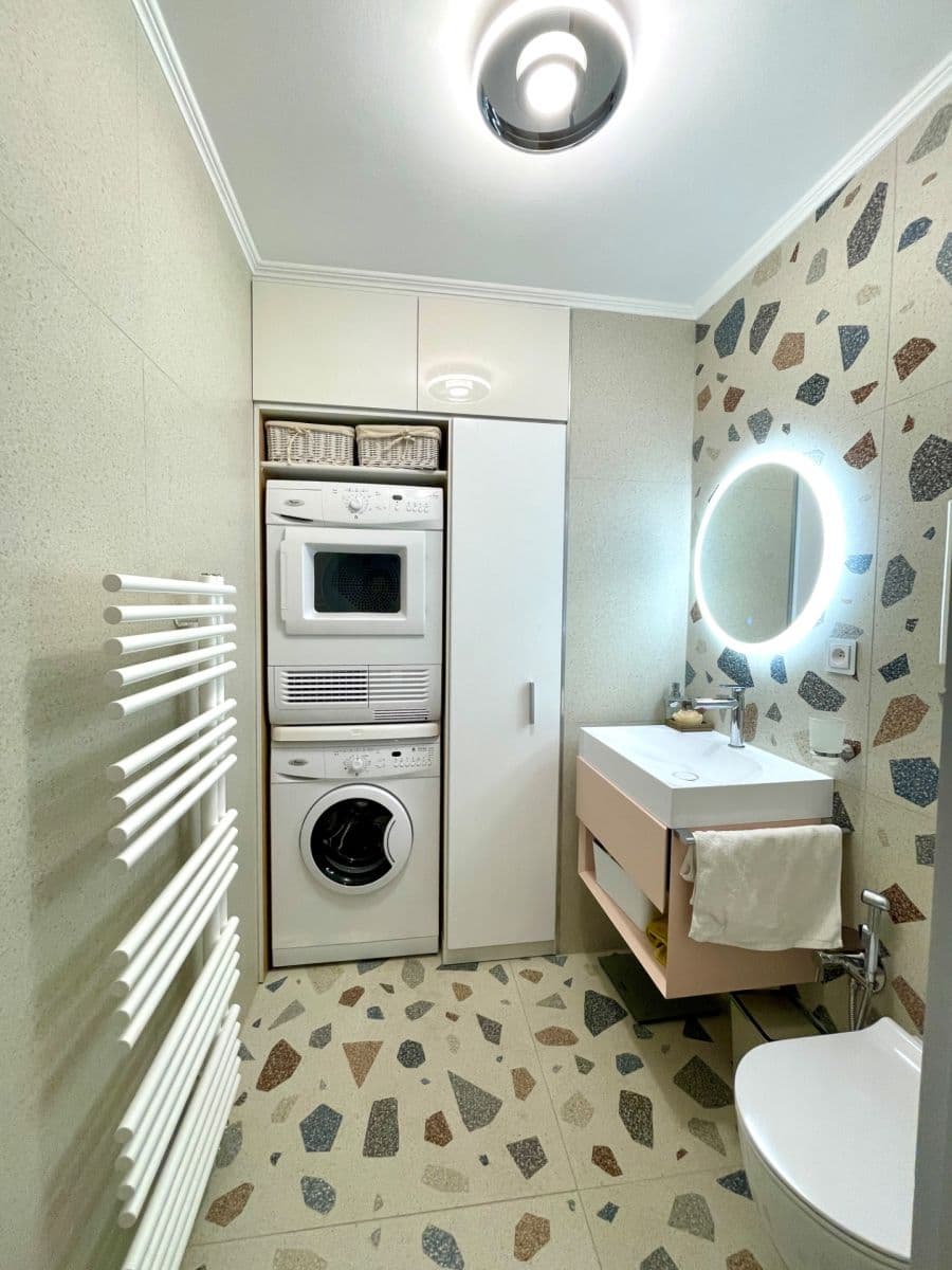 Prenájom bytu 4-izbový 164 m², Sazovická, Praha, Praha Prenájom bytu 4-izbový 164 m², Sazovická, Praha, Praha