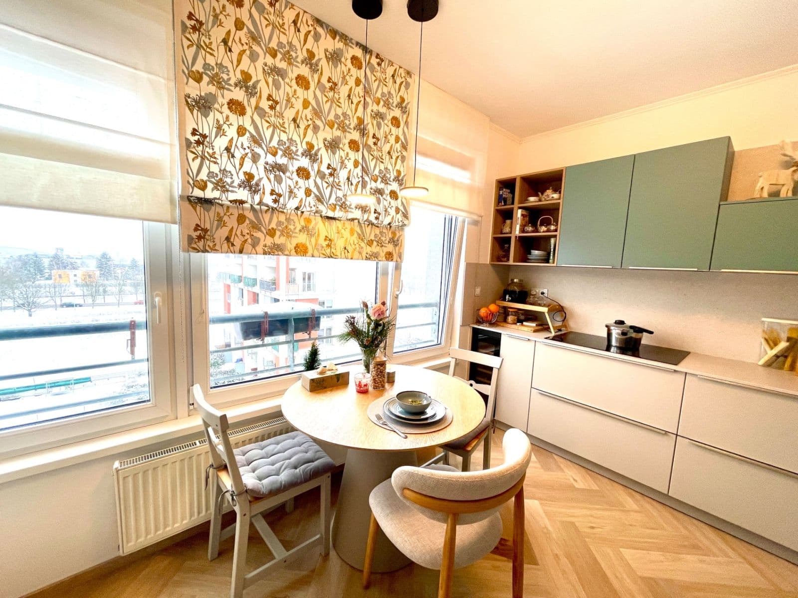 Prenájom bytu 4-izbový 164 m², Sazovická, Praha, Praha Prenájom bytu 4-izbový 164 m², Sazovická, Praha, Praha