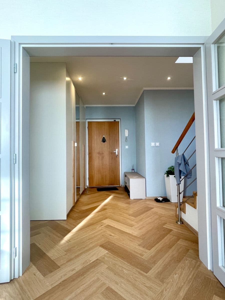 Prenájom bytu 4-izbový 164 m², Sazovická, Praha, Praha Prenájom bytu 4-izbový 164 m², Sazovická, Praha, Praha