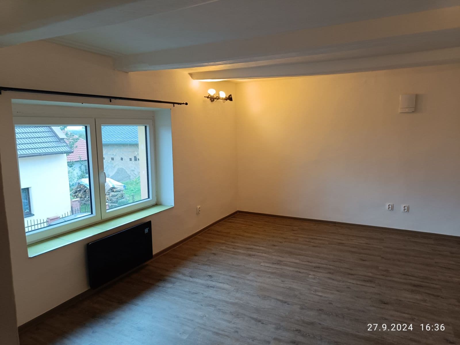 Prenájom bytu 1-izbový 35 m², Nebužely, Středočeský kraj Prenájom bytu 1-izbový 35 m², Nebužely, Středočeský kraj