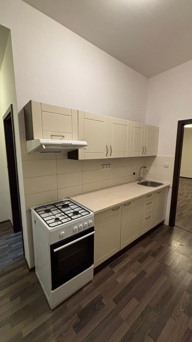 Prenájom bytu 2-izbový 37 m², Kamenická, Praha, Praha Prenájom bytu 2-izbový 37 m², Kamenická, Praha, Praha