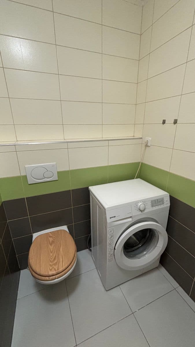 Prenájom bytu 2-izbový 37 m², Kamenická, Praha, Praha Prenájom bytu 2-izbový 37 m², Kamenická, Praha, Praha