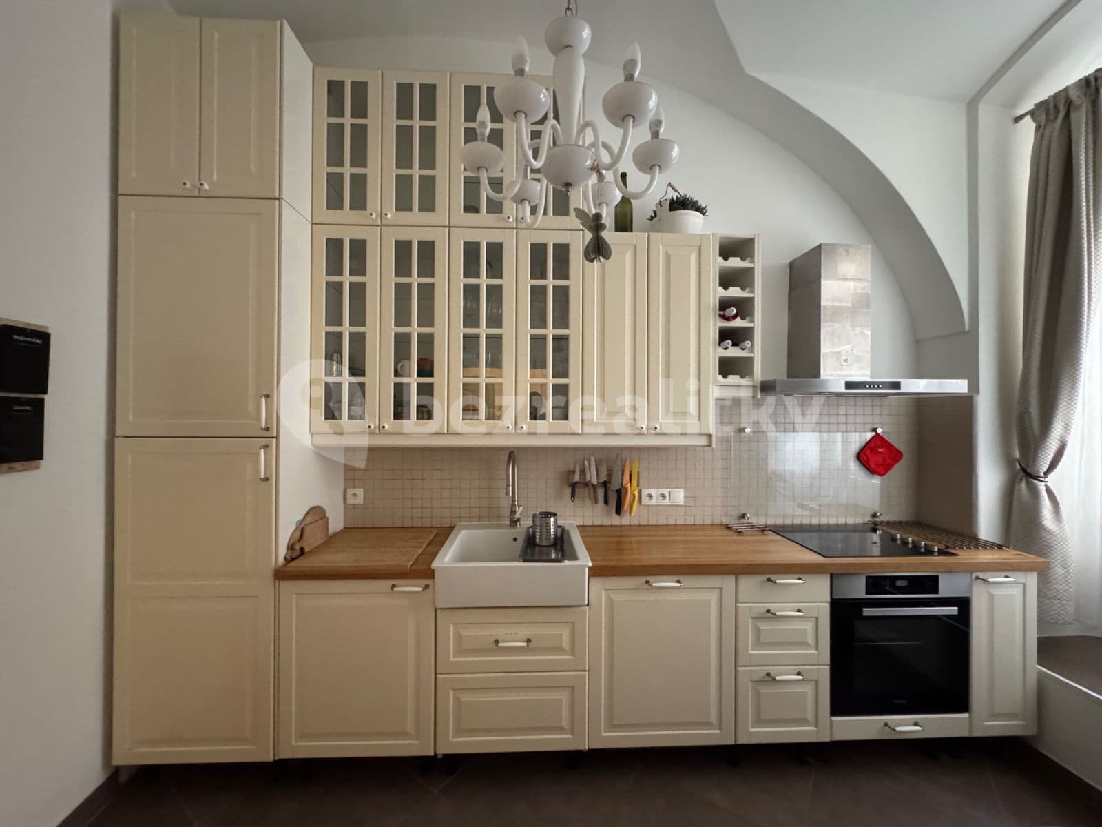 Prenájom bytu 1-izbový 55 m², V Jirchářích, Praha, Praha Prenájom bytu 1-izbový 55 m², V Jirchářích, Praha, Praha