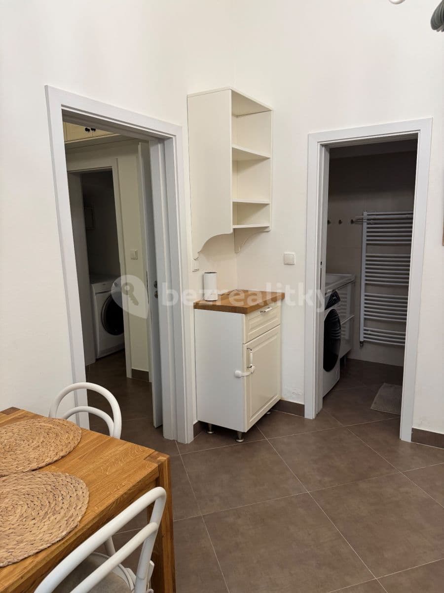 Prenájom bytu 1-izbový 55 m², V Jirchářích, Praha, Praha Prenájom bytu 1-izbový 55 m², V Jirchářích, Praha, Praha