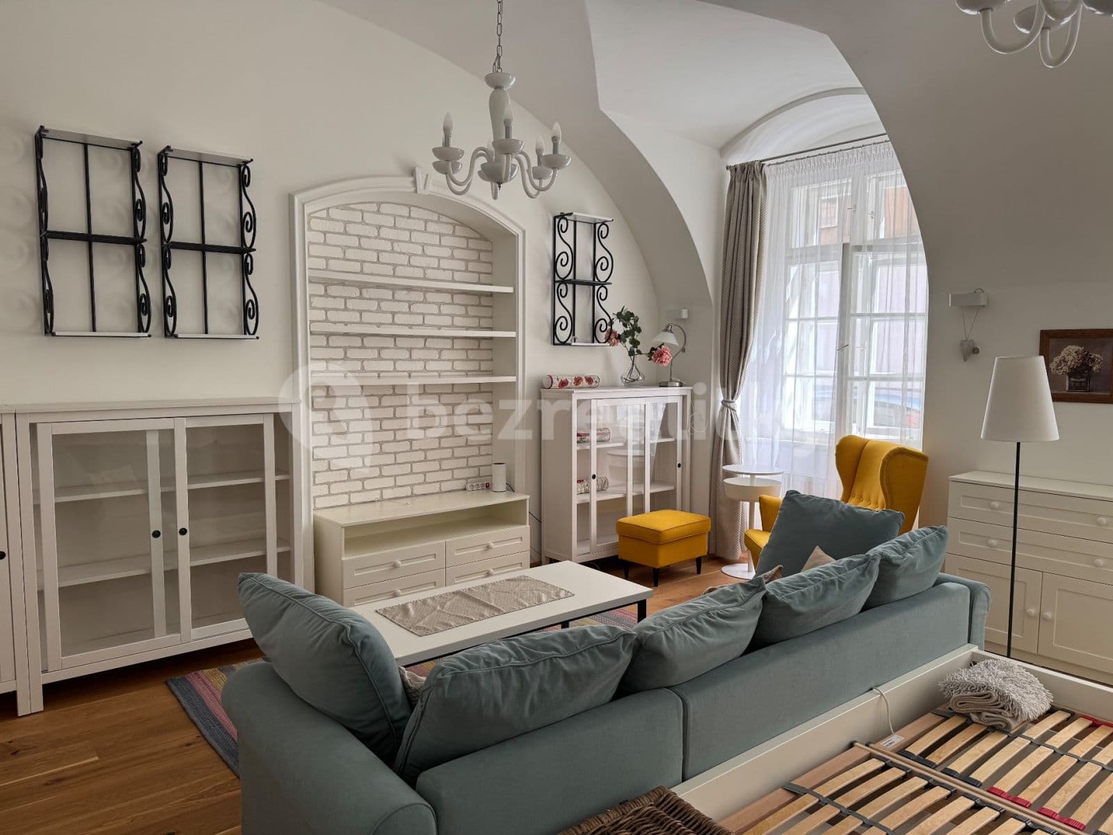 Prenájom bytu 1-izbový 55 m², V Jirchářích, Praha, Praha Prenájom bytu 1-izbový 55 m², V Jirchářích, Praha, Praha