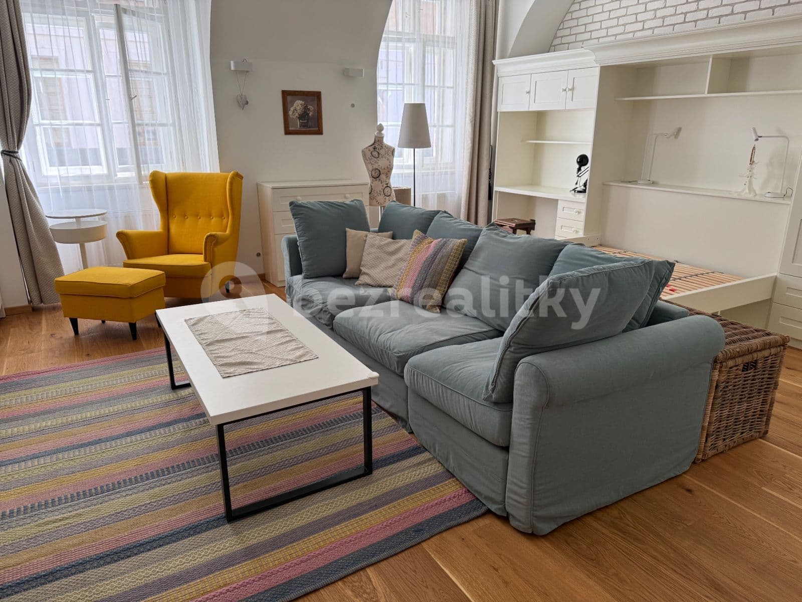 Prenájom bytu 1-izbový 55 m², V Jirchářích, Praha, Praha Prenájom bytu 1-izbový 55 m², V Jirchářích, Praha, Praha