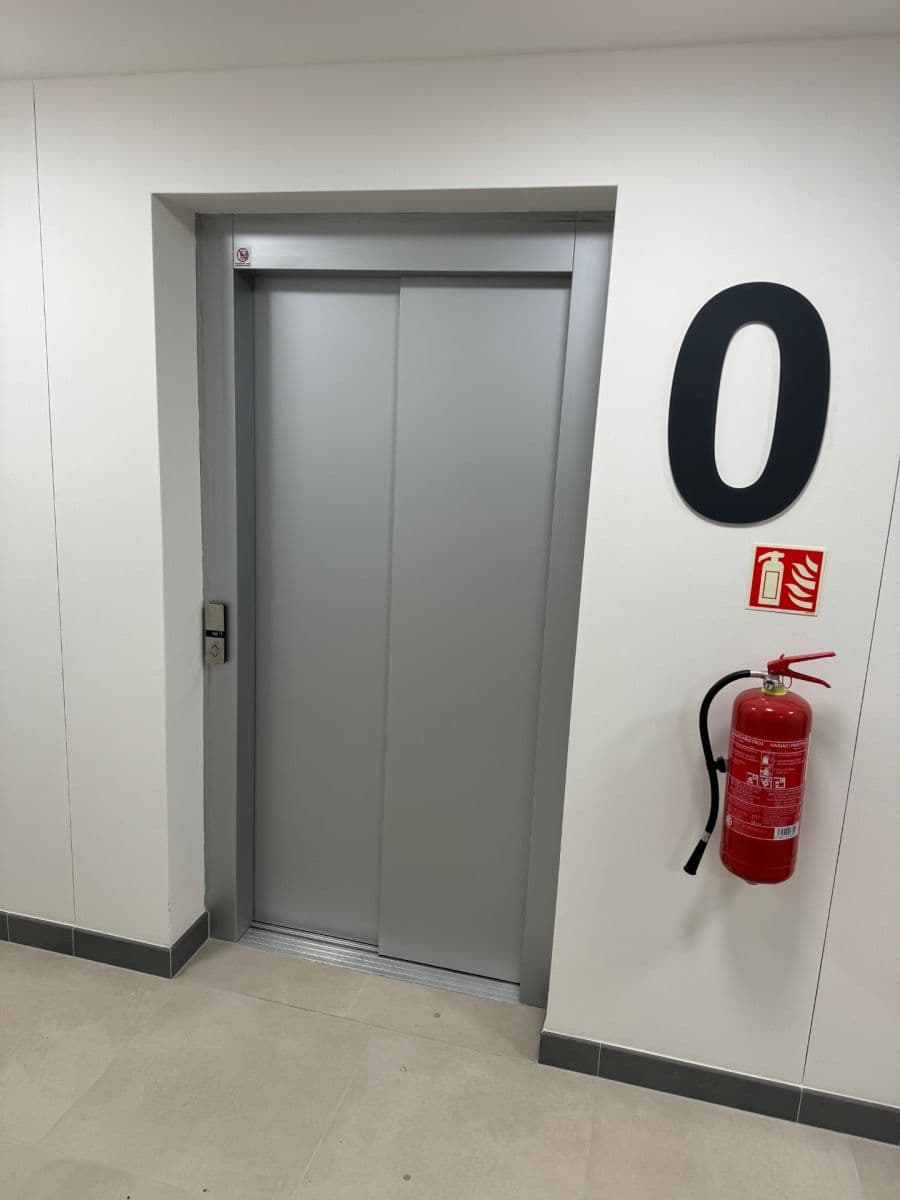 Prenájom bytu 2-izbový 45 m², U Židovského hřbitova, Beroun, Středočeský kraj Prenájom bytu 2-izbový 45 m², U Židovského hřbitova, Beroun, Středočeský kraj