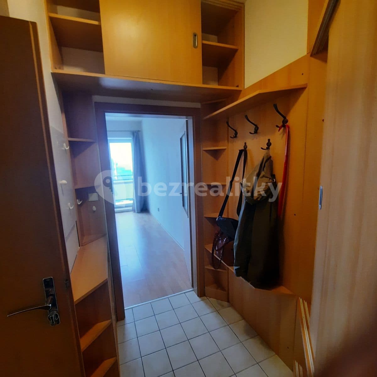 Prenájom bytu 1-izbový 34 m², Padovská, Praha, Praha Prenájom bytu 1-izbový 34 m², Padovská, Praha, Praha