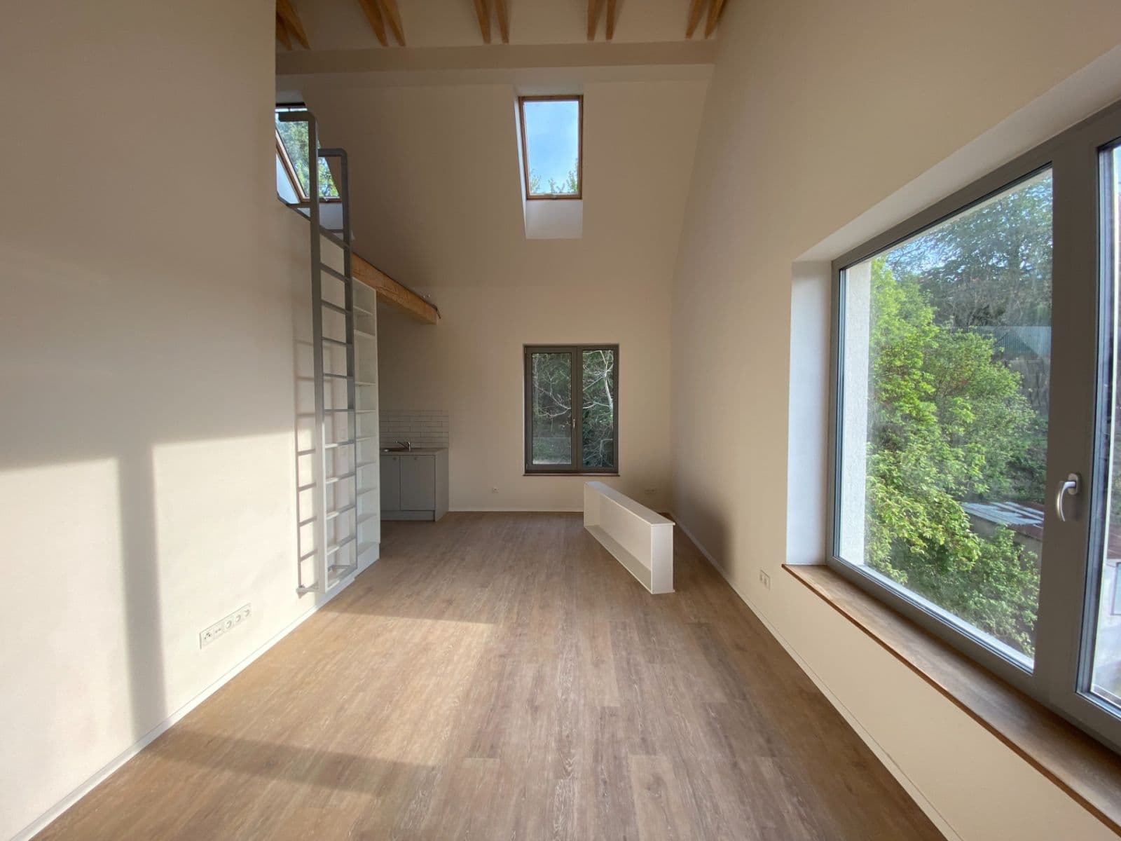 Prenájom bytu 2-izbový 53 m², Karlovarská, Praha, Praha Prenájom bytu 2-izbový 53 m², Karlovarská, Praha, Praha