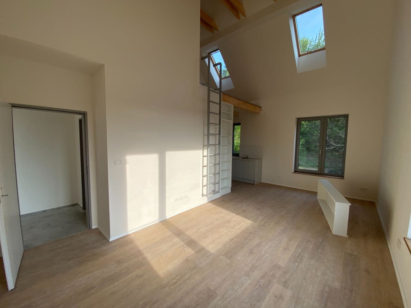 Prenájom bytu 2-izbový 53 m², Karlovarská, Praha, Praha Prenájom bytu 2-izbový 53 m², Karlovarská, Praha, Praha