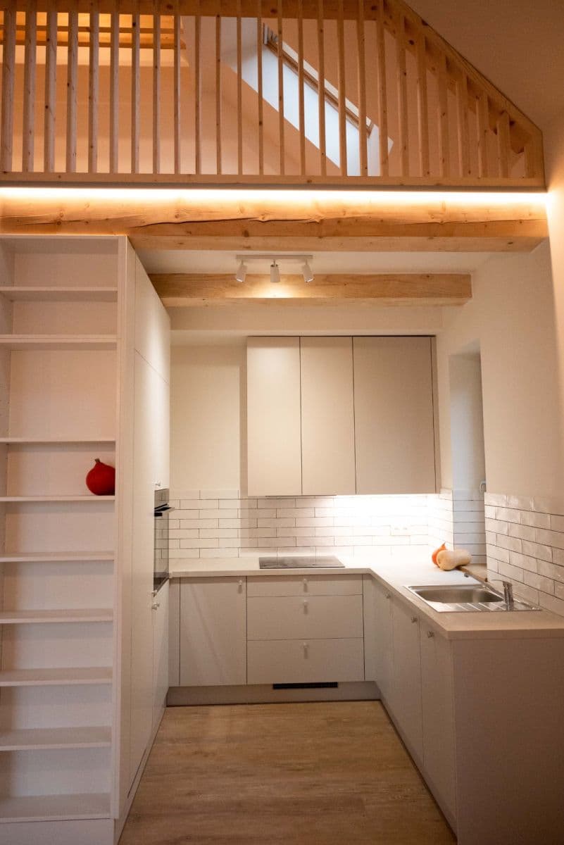 Prenájom bytu 2-izbový 53 m², Karlovarská, Praha, Praha Prenájom bytu 2-izbový 53 m², Karlovarská, Praha, Praha