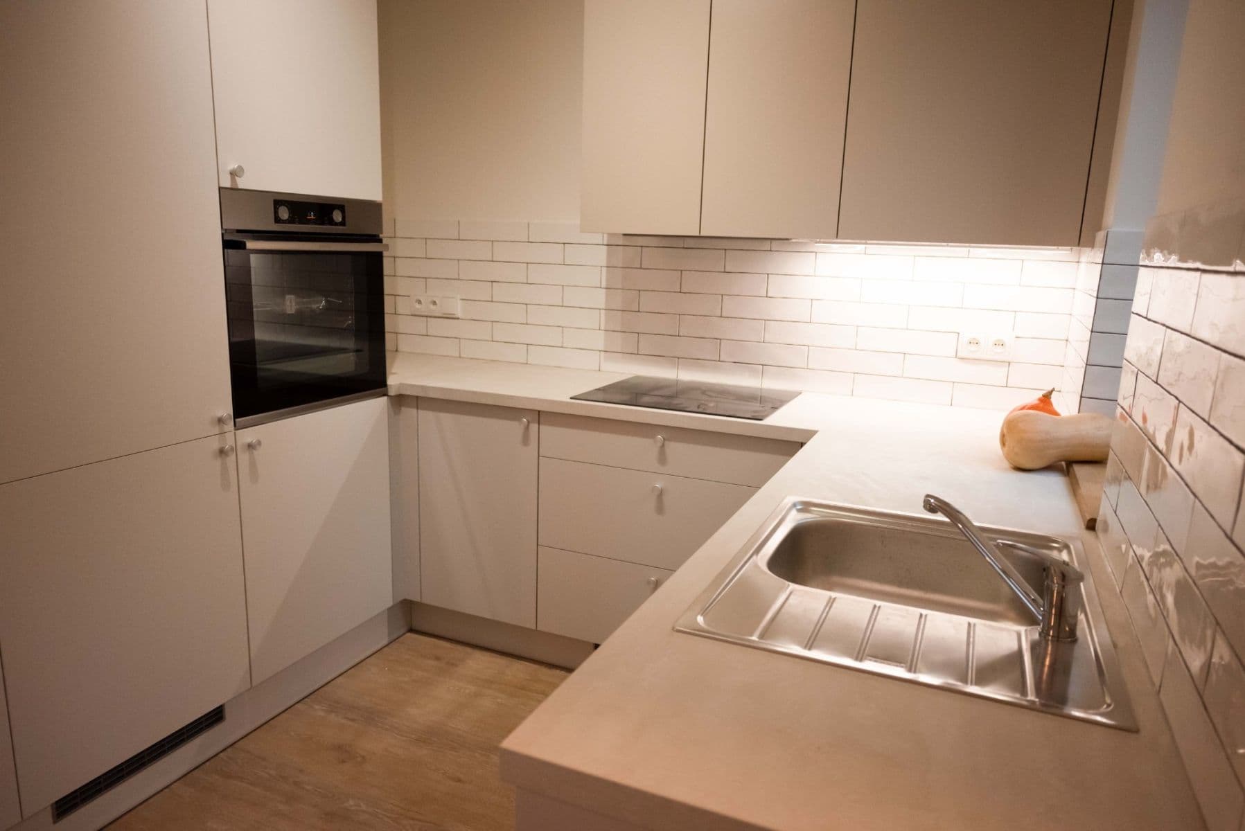 Prenájom bytu 2-izbový 53 m², Karlovarská, Praha, Praha Prenájom bytu 2-izbový 53 m², Karlovarská, Praha, Praha