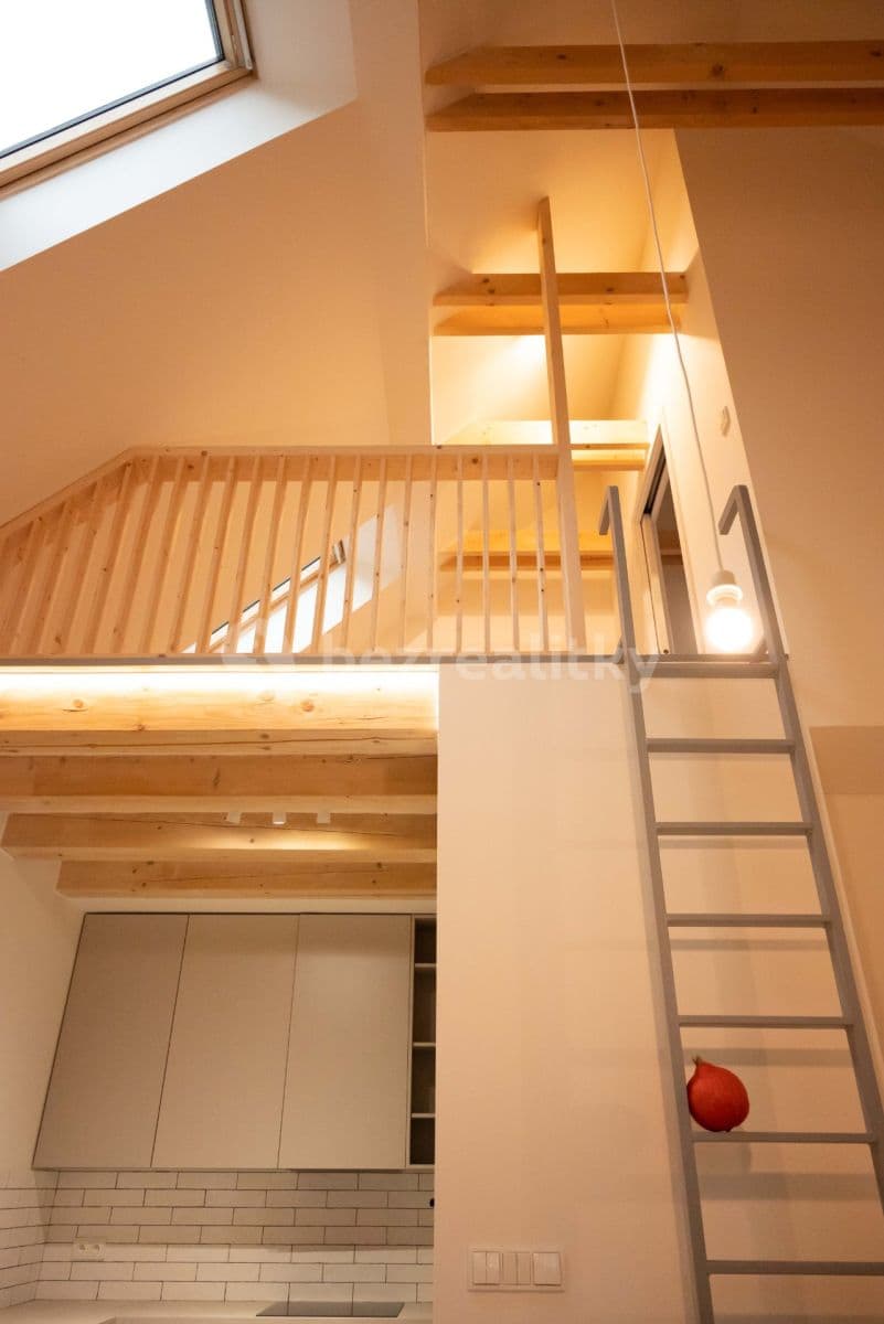 Prenájom bytu 2-izbový 52 m², Karlovarská, Praha, Praha Prenájom bytu 2-izbový 52 m², Karlovarská, Praha, Praha