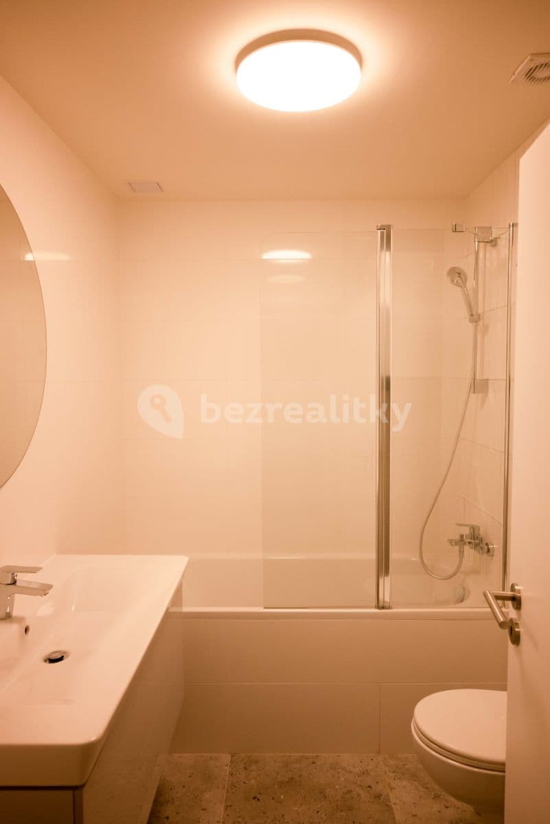 Prenájom bytu 2-izbový 52 m², Karlovarská, Praha, Praha Prenájom bytu 2-izbový 52 m², Karlovarská, Praha, Praha