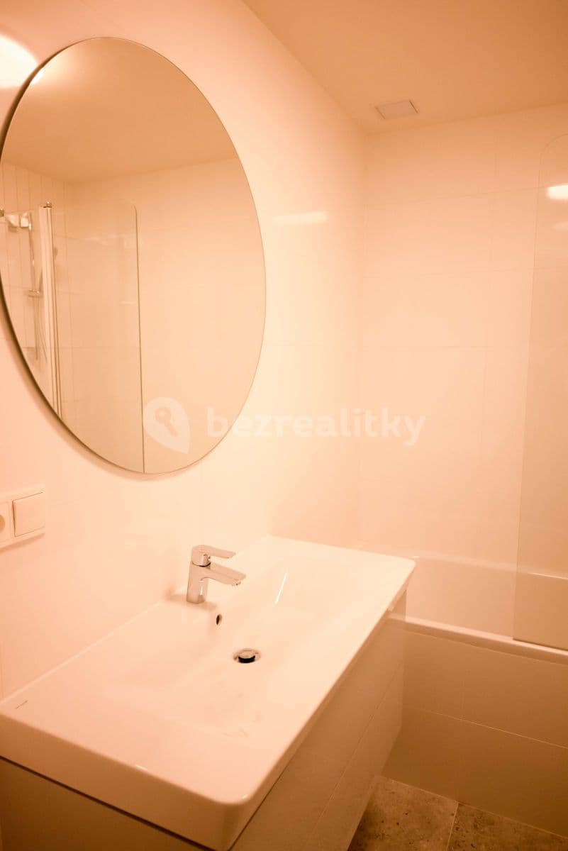 Prenájom bytu 2-izbový 52 m², Karlovarská, Praha, Praha Prenájom bytu 2-izbový 52 m², Karlovarská, Praha, Praha