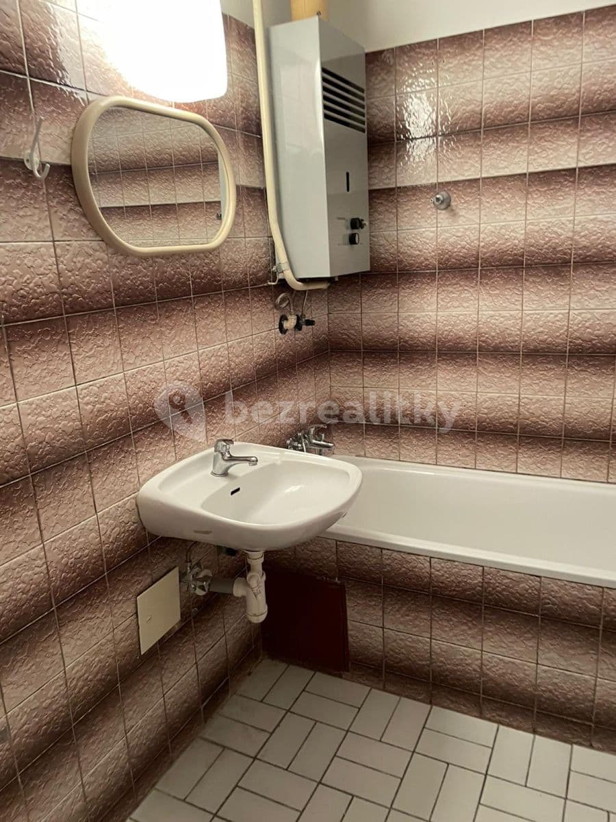 Prenájom bytu 1-izbový 46 m², Komenského, Náchod, Královéhradecký kraj Prenájom bytu 1-izbový 46 m², Komenského, Náchod, Královéhradecký kraj