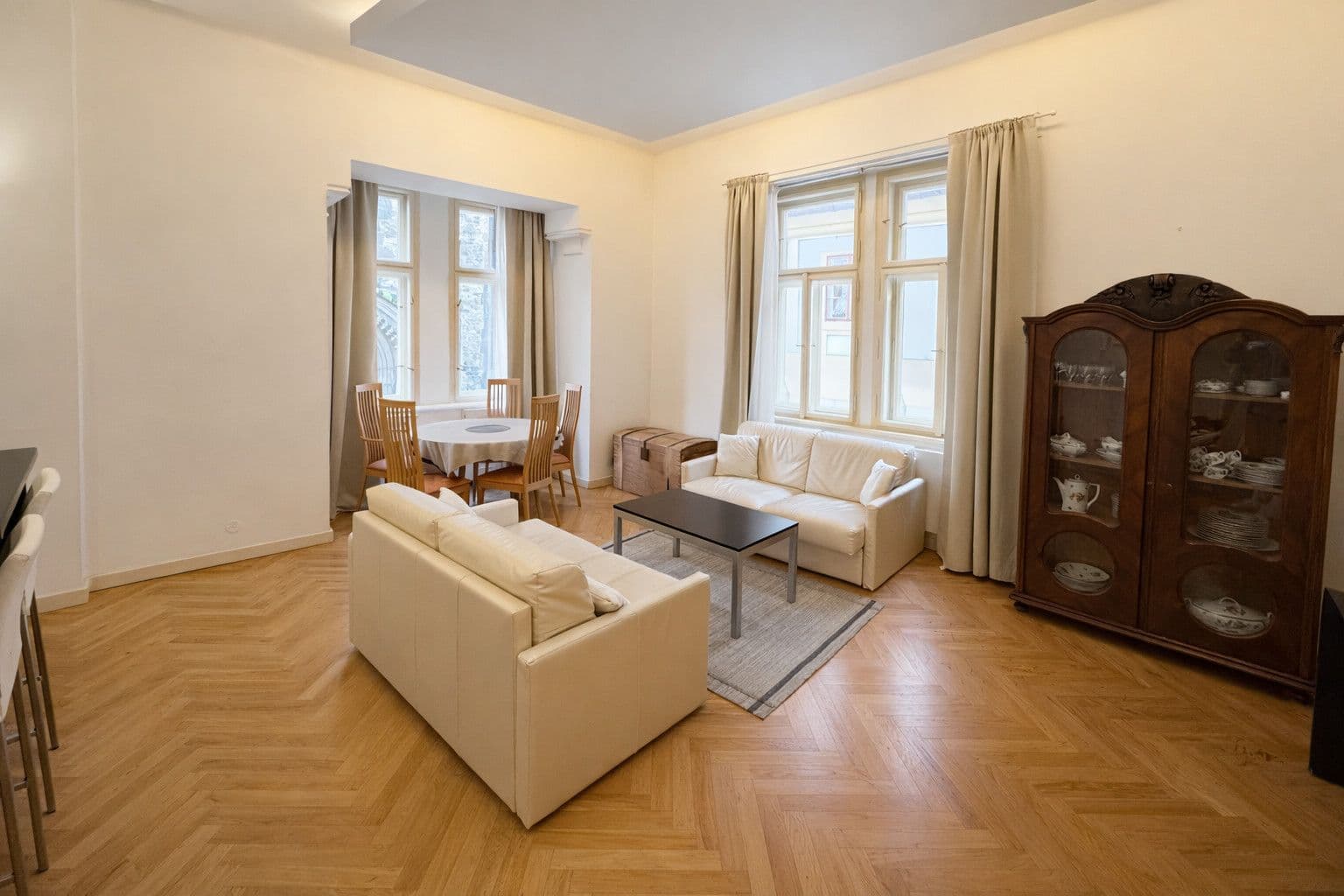 Prenájom bytu 76 m², Týnská ulička, Praha, Praha Prenájom bytu 76 m², Týnská ulička, Praha, Praha