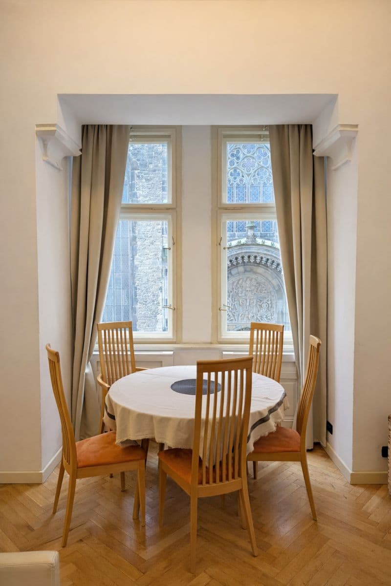 Prenájom bytu 76 m², Týnská ulička, Praha, Praha Prenájom bytu 76 m², Týnská ulička, Praha, Praha