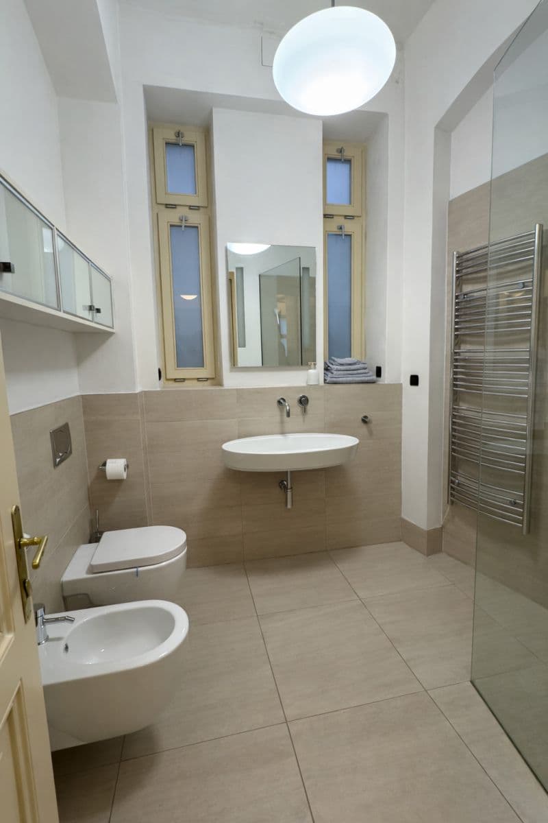 Prenájom bytu 76 m², Týnská ulička, Praha, Praha Prenájom bytu 76 m², Týnská ulička, Praha, Praha