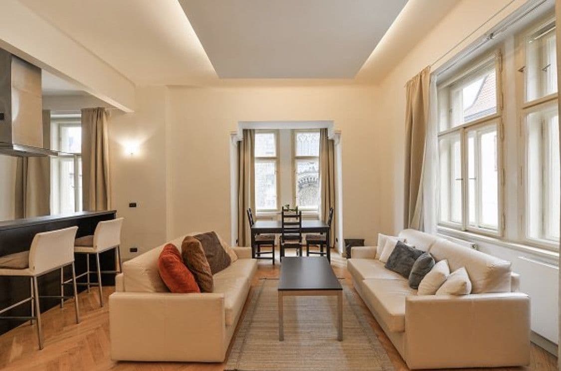 Prenájom bytu 76 m², Týnská ulička, Praha, Praha Prenájom bytu 76 m², Týnská ulička, Praha, Praha