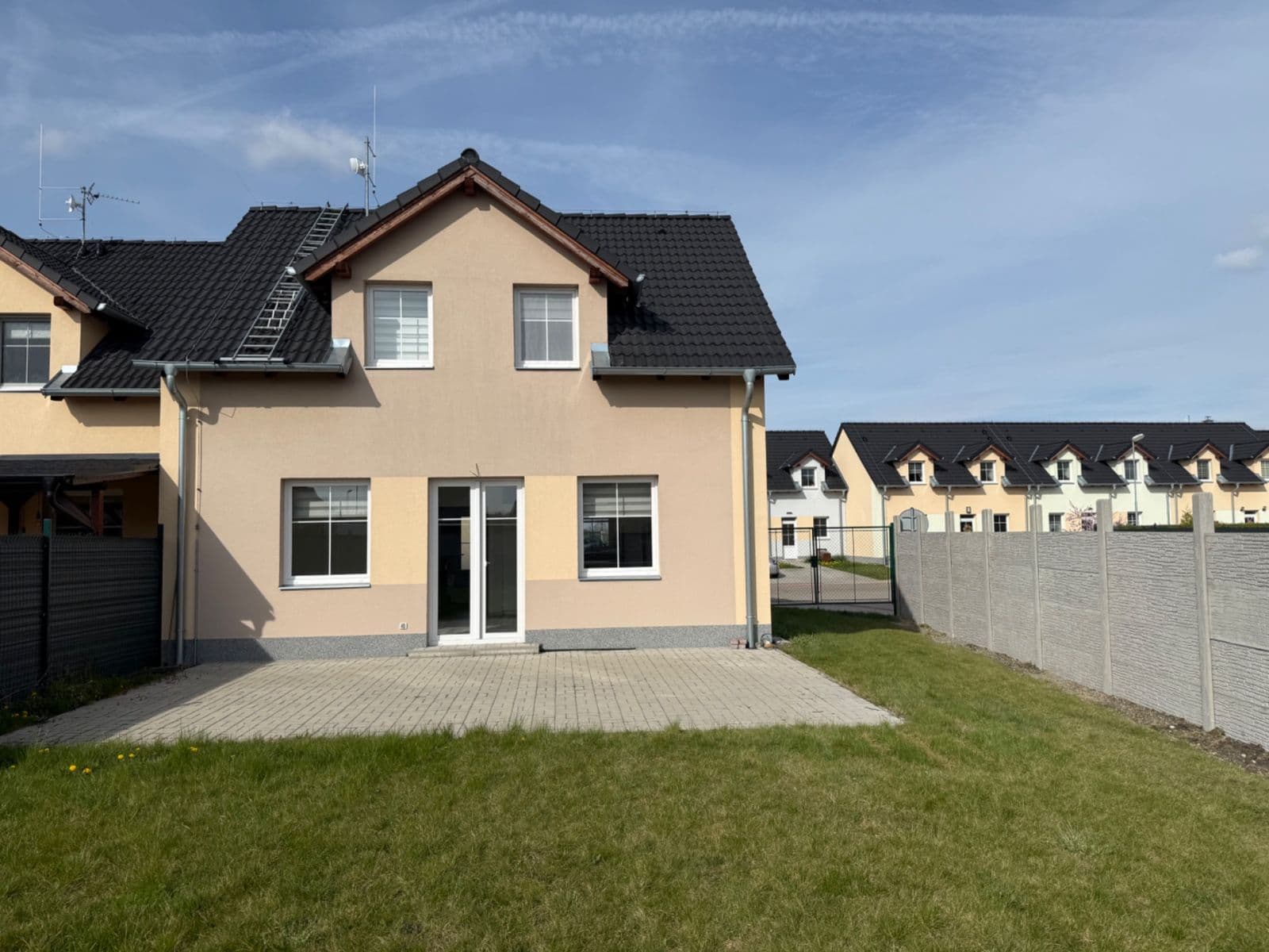 Prenájom domu 130 m², pozemok 305 m², Kozomínská, Postřižín, Středočeský kraj Prenájom domu 130 m², pozemok 305 m², Kozomínská, Postřižín, Středočeský kraj
