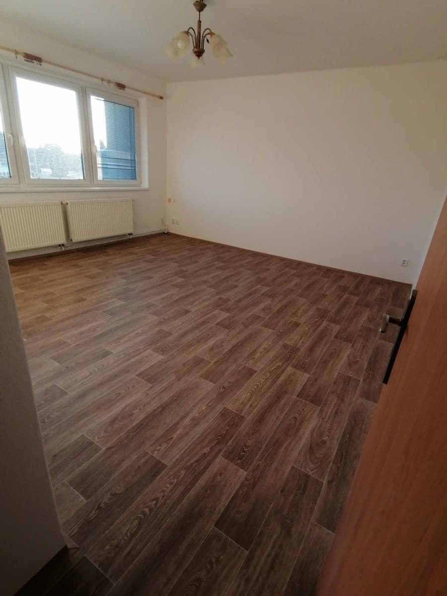 Prenájom bytu 3-izbový 88 m², Nezvalova, Jirny, Středočeský kraj Prenájom bytu 3-izbový 88 m², Nezvalova, Jirny, Středočeský kraj