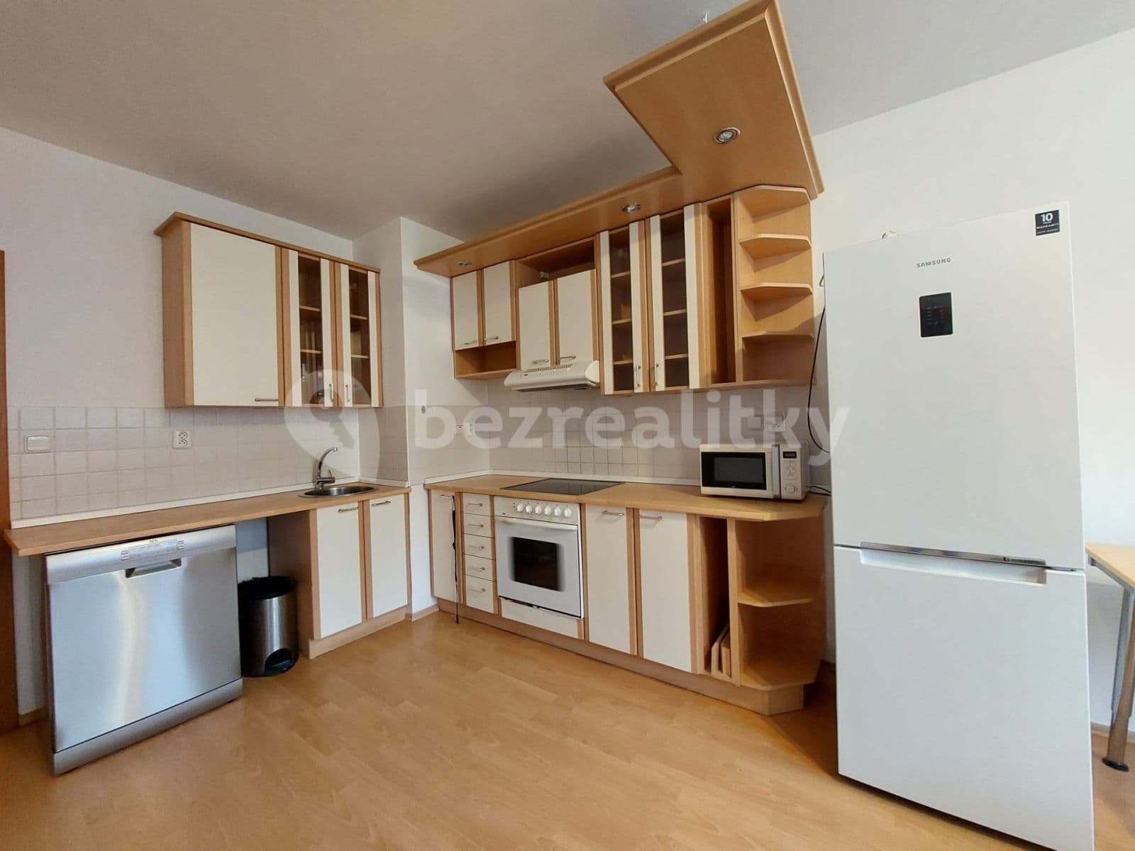 Prenájom bytu 2-izbový 44 m², Hnězdenská, Praha, Praha Prenájom bytu 2-izbový 44 m², Hnězdenská, Praha, Praha