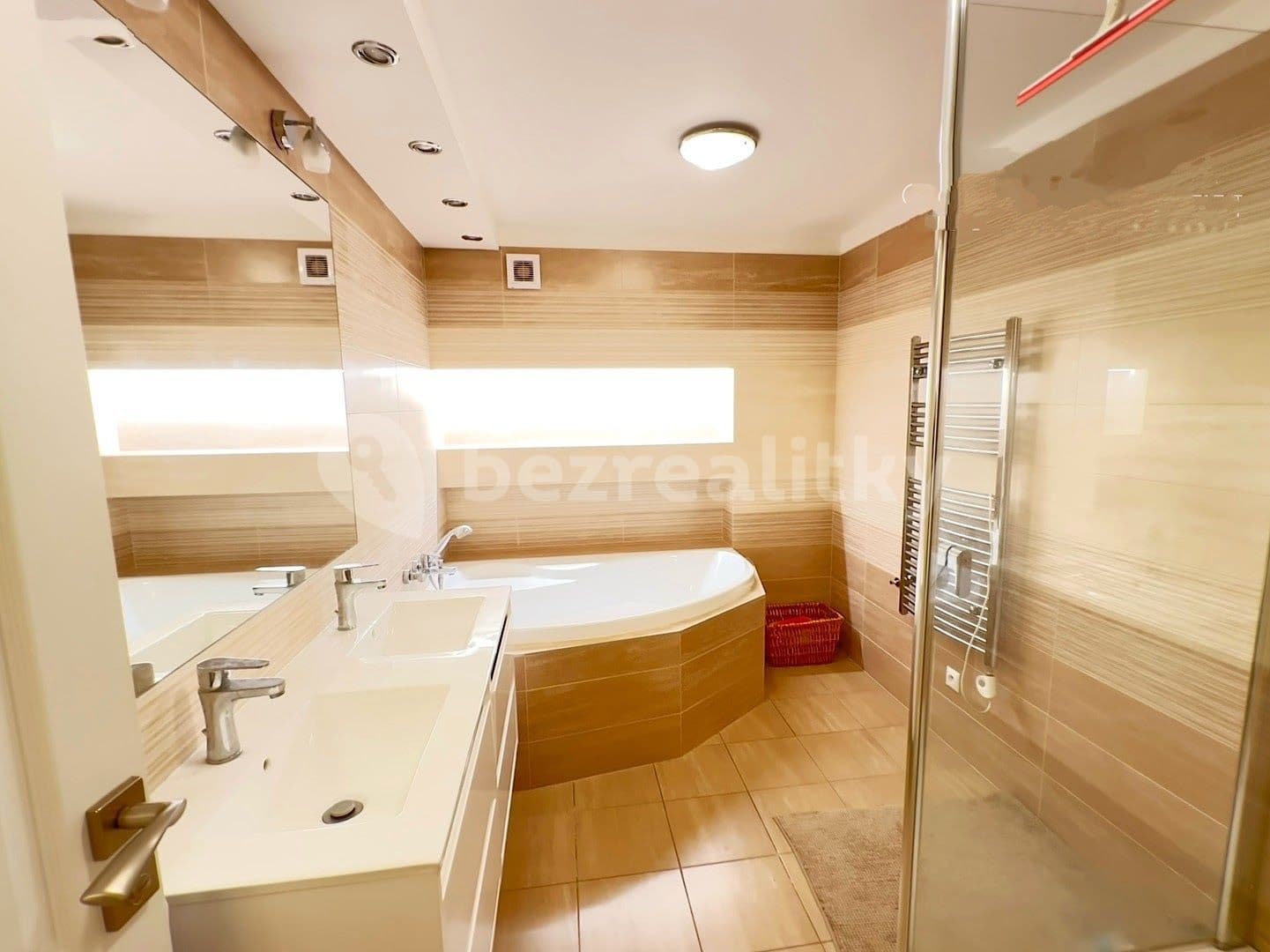 Prenájom domu 178 m², pozemek 440 m², Nad Mlýnem, Praha, Praha Prenájom domu 178 m², pozemek 440 m², Nad Mlýnem, Praha, Praha