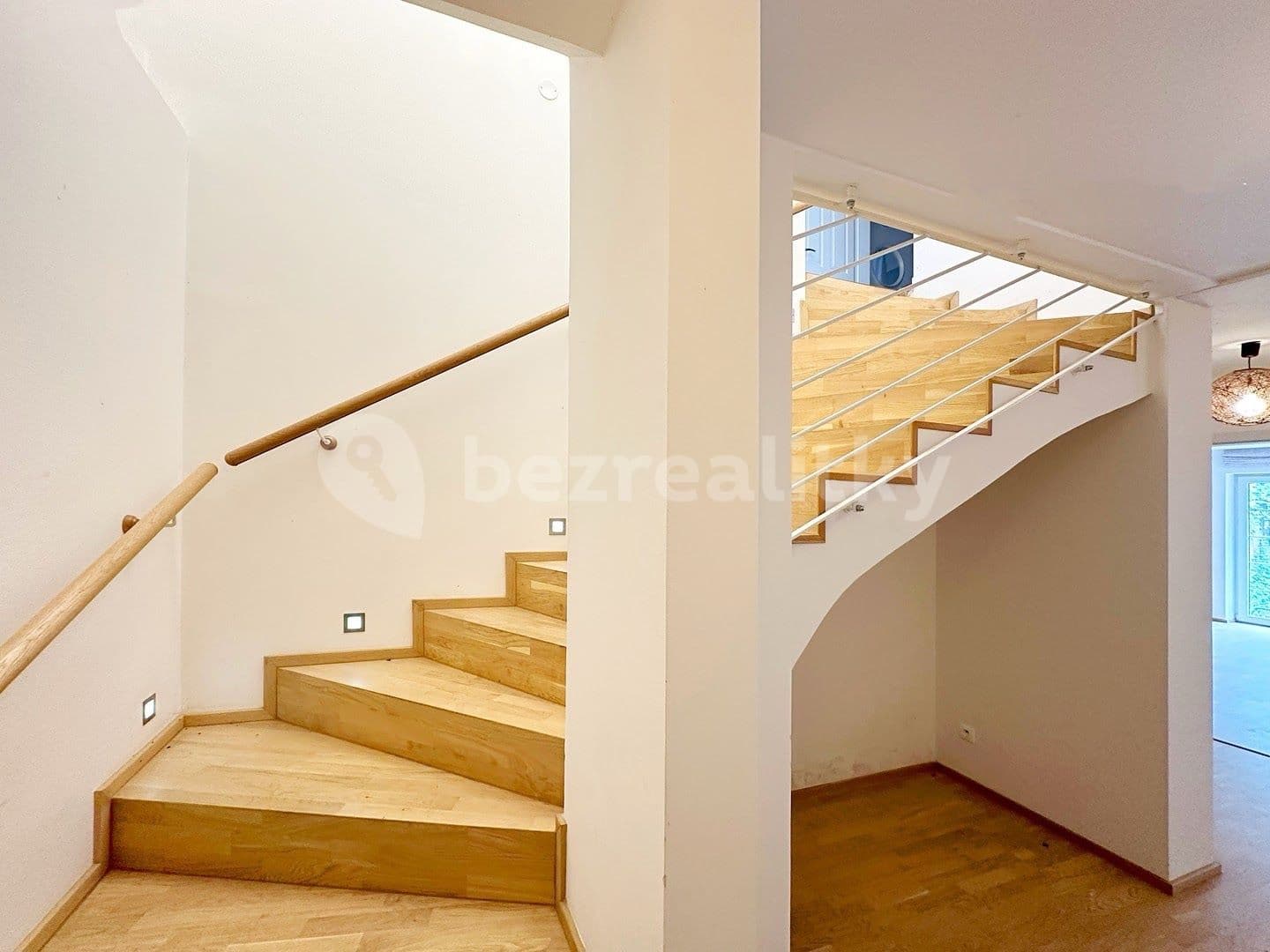 Prenájom domu 178 m², pozemek 440 m², Nad Mlýnem, Praha, Praha Prenájom domu 178 m², pozemek 440 m², Nad Mlýnem, Praha, Praha