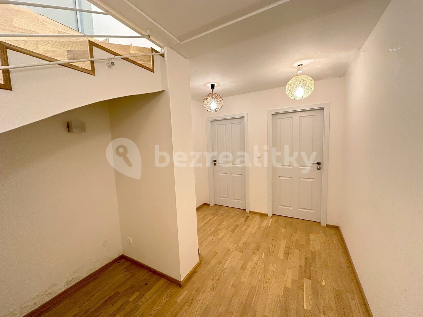 Prenájom domu 178 m², pozemek 440 m², Nad Mlýnem, Praha, Praha Prenájom domu 178 m², pozemek 440 m², Nad Mlýnem, Praha, Praha