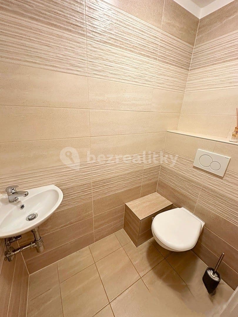 Prenájom domu 178 m², pozemek 440 m², Nad Mlýnem, Praha, Praha Prenájom domu 178 m², pozemek 440 m², Nad Mlýnem, Praha, Praha