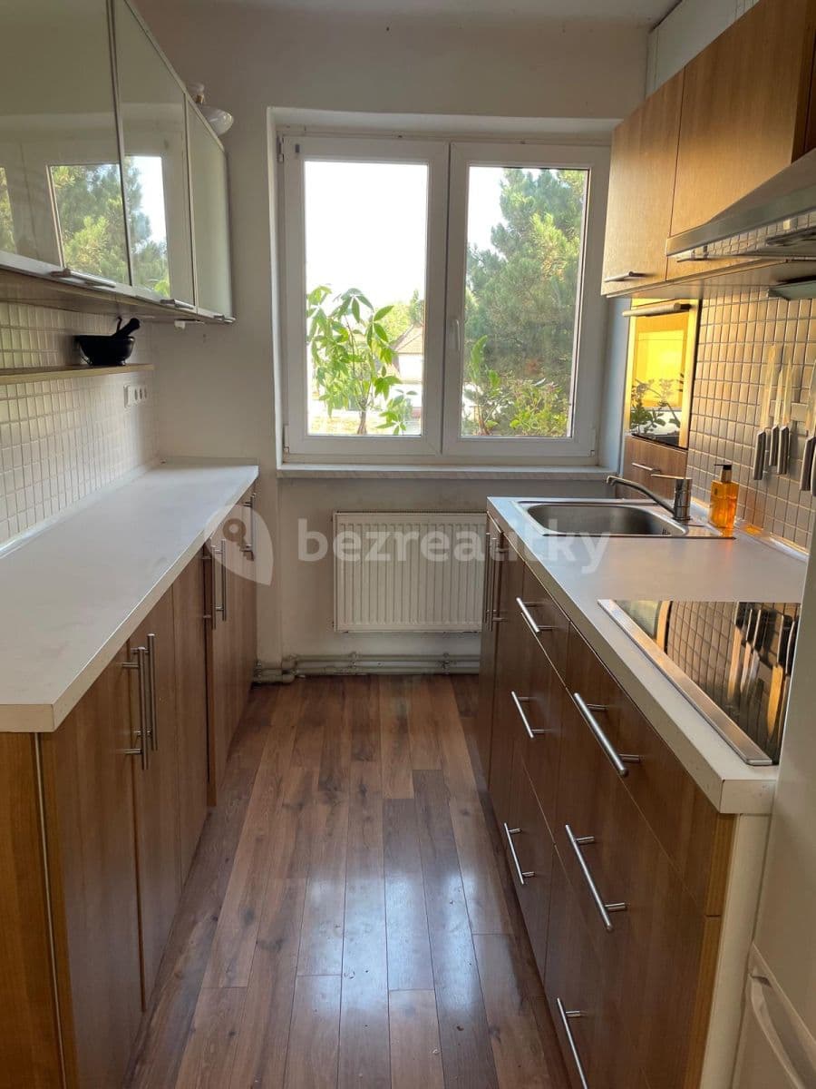 Prenájom bytu 3-izbový 60 m², Ke Zvonici, Praha, Praha Prenájom bytu 3-izbový 60 m², Ke Zvonici, Praha, Praha