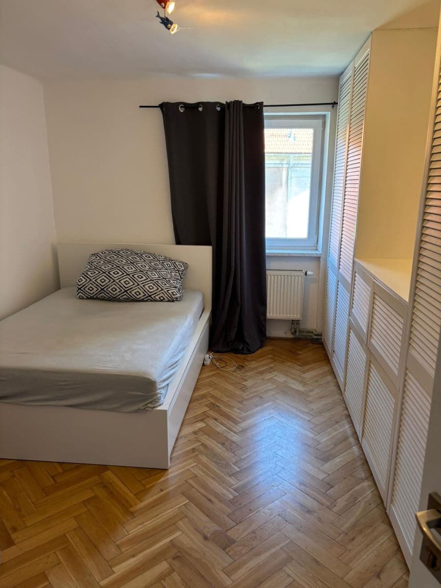 Prenájom bytu 3-izbový 60 m², Ke Zvonici, Praha, Praha Prenájom bytu 3-izbový 60 m², Ke Zvonici, Praha, Praha