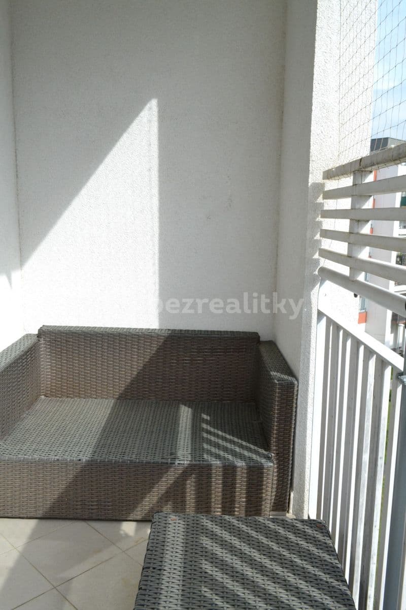 Prenájom bytu 2-izbový 71 m², Sazovická, Praha, Praha Prenájom bytu 2-izbový 71 m², Sazovická, Praha, Praha