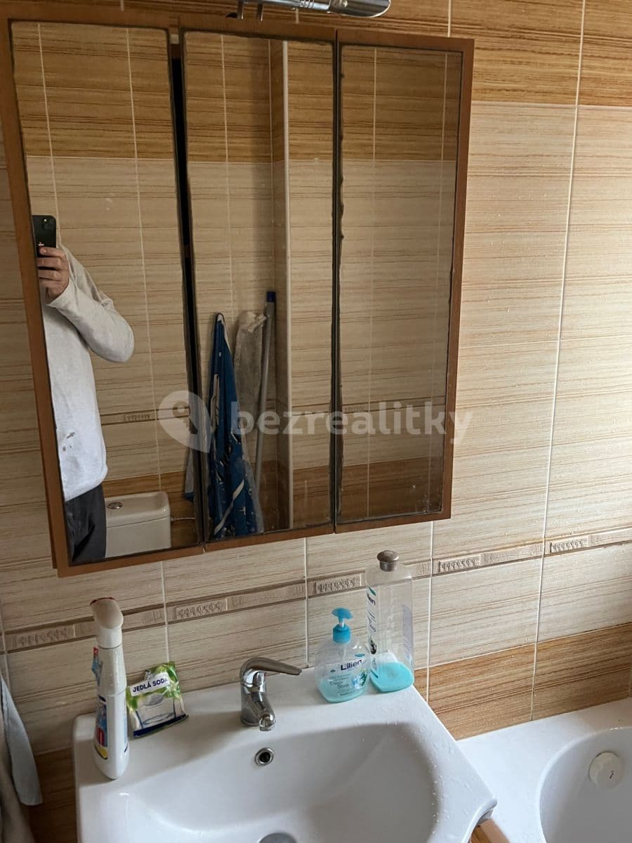 Prenájom bytu 2-izbový 39 m², U Vlastního krbu, Teplice, Ústecký kraj Prenájom bytu 2-izbový 39 m², U Vlastního krbu, Teplice, Ústecký kraj