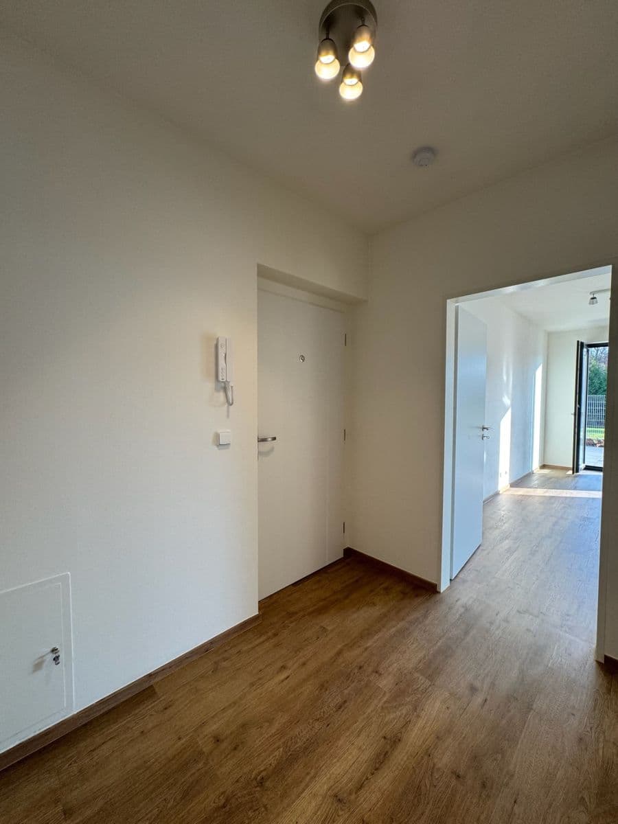 Prenájom bytu 2-izbový 50 m², Na Průhonu, Dolní Břežany, Středočeský kraj Prenájom bytu 2-izbový 50 m², Na Průhonu, Dolní Břežany, Středočeský kraj