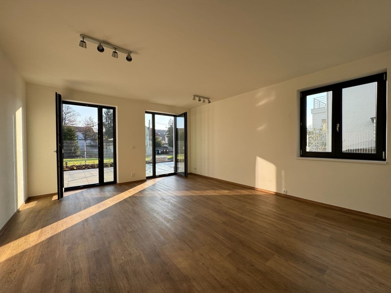 Prenájom bytu 2-izbový 50 m², Na Průhonu, Dolní Břežany, Středočeský kraj Prenájom bytu 2-izbový 50 m², Na Průhonu, Dolní Břežany, Středočeský kraj