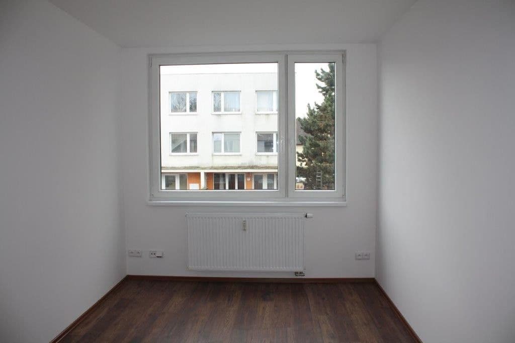 Prenájom bytu 3-izbový 74 m², K Sádkám, Praha, Praha Prenájom bytu 3-izbový 74 m², K Sádkám, Praha, Praha