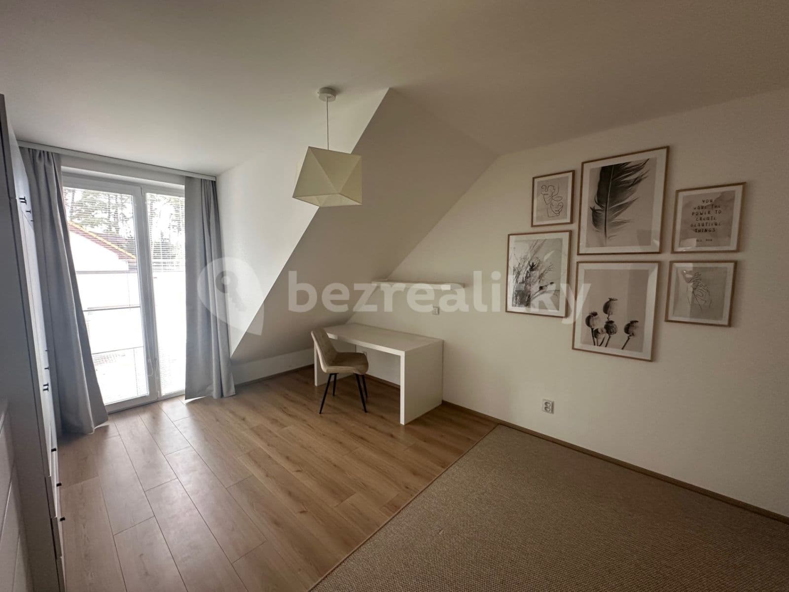 Prenájom domu 180 m², pozemek 351 m², Modřínová, Zruč-Senec, Plzeňský kraj Prenájom domu 180 m², pozemek 351 m², Modřínová, Zruč-Senec, Plzeňský kraj